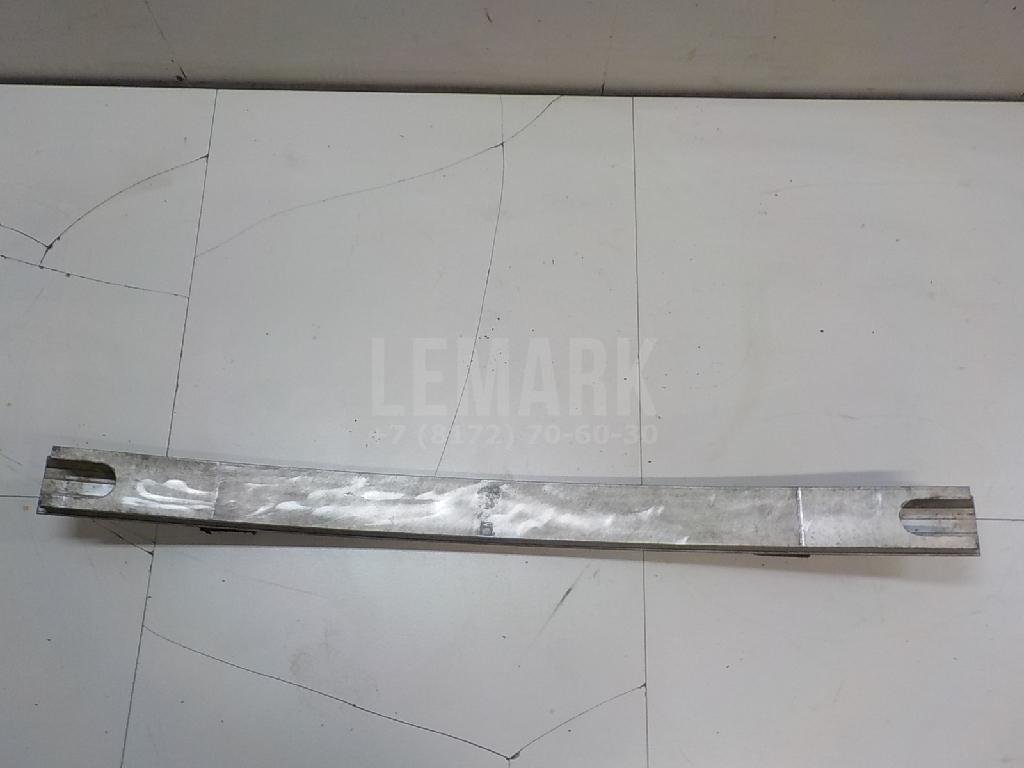 Усилитель переднего бампера