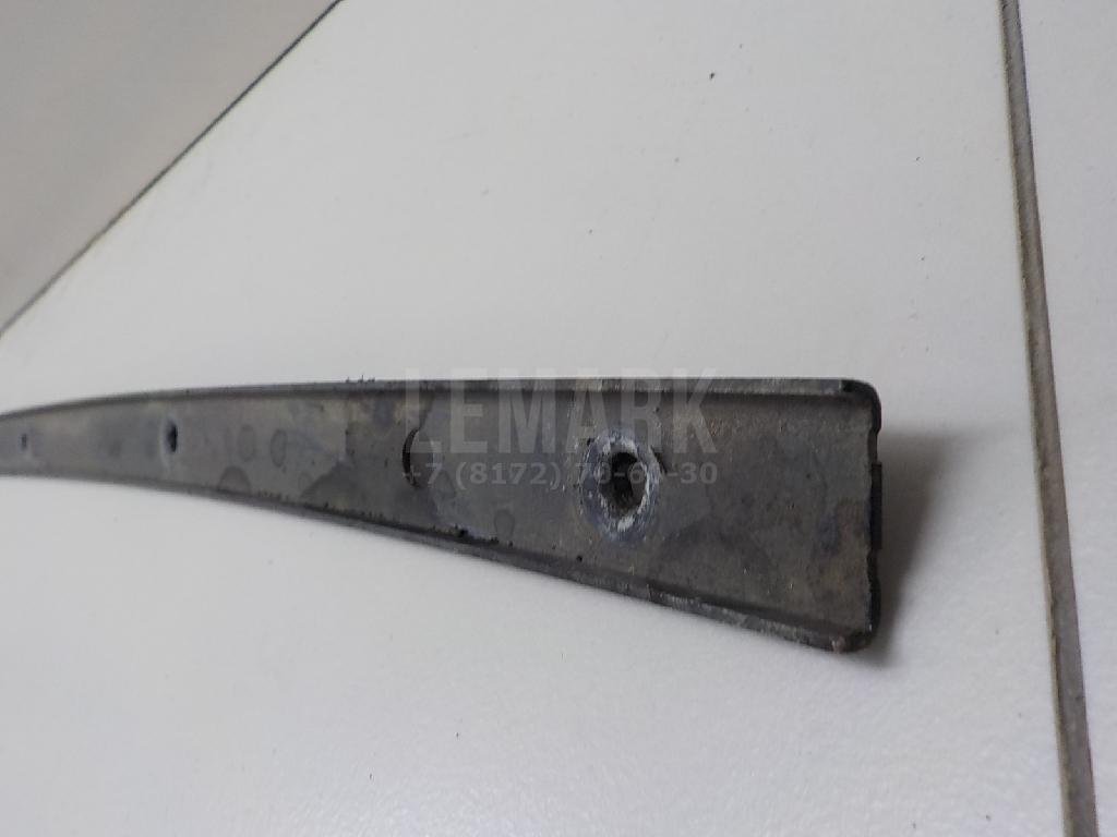 Кронштейн заднего бампера