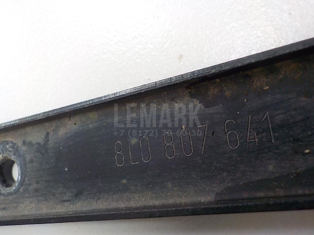 Кронштейн заднего бампера