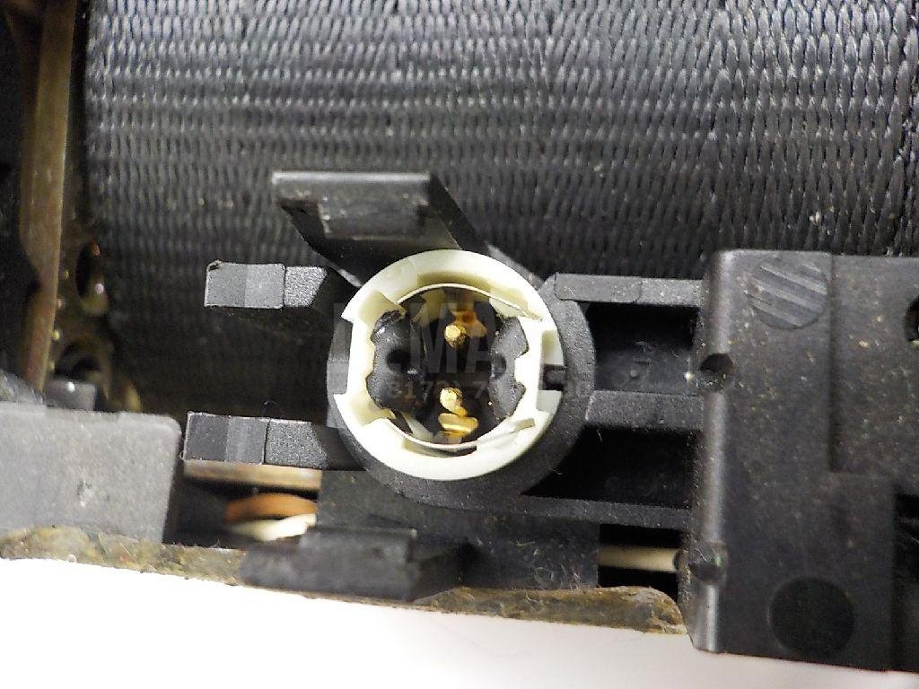 Ремень безопасности