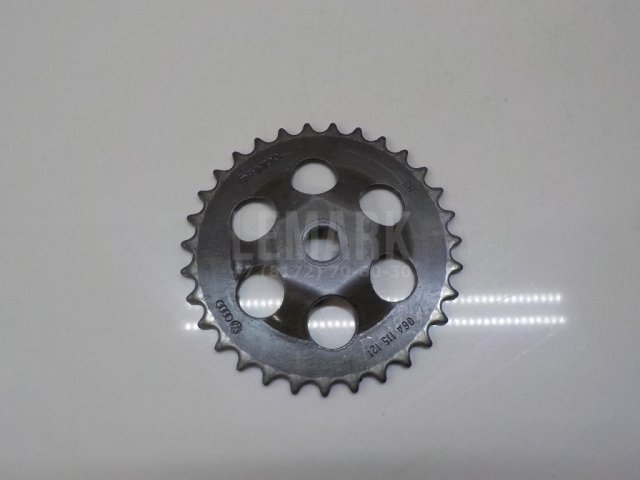 Шестерня привода масляного насоса