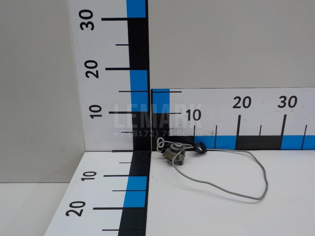 Вставка замка двери прав.