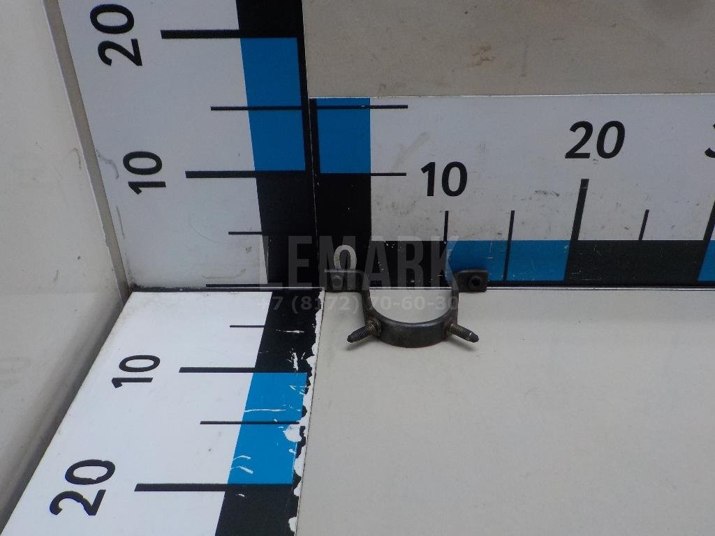 Крепеж рулевой рейки