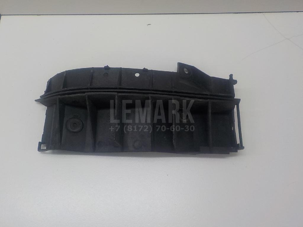 Направляющая заднего бампера правая