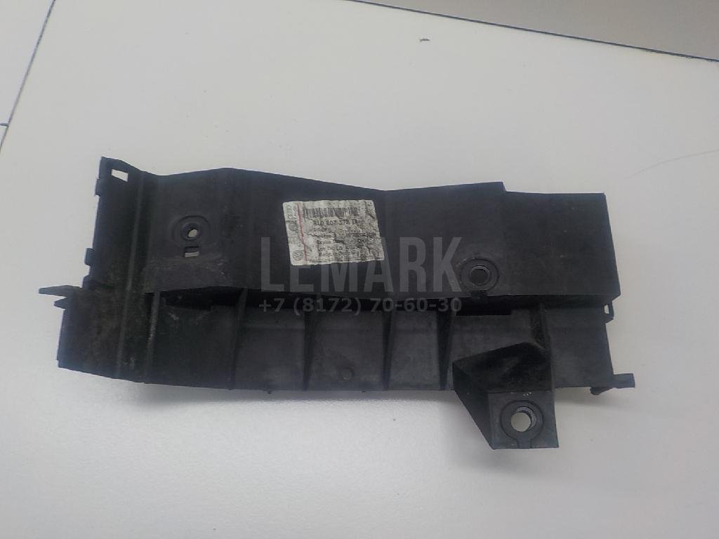 Направляющая заднего бампера правая