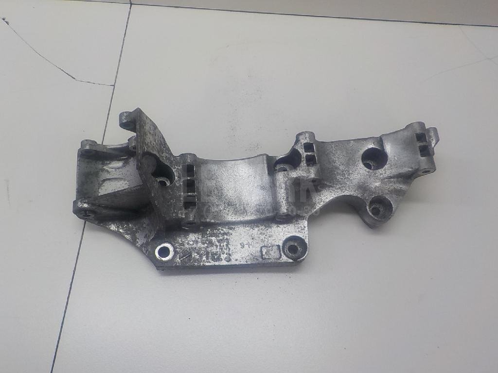Кронштейн генератора для  Audi A3 [8PA] Sportback 2004-2013