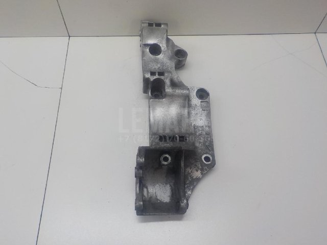 Кронштейн генератора