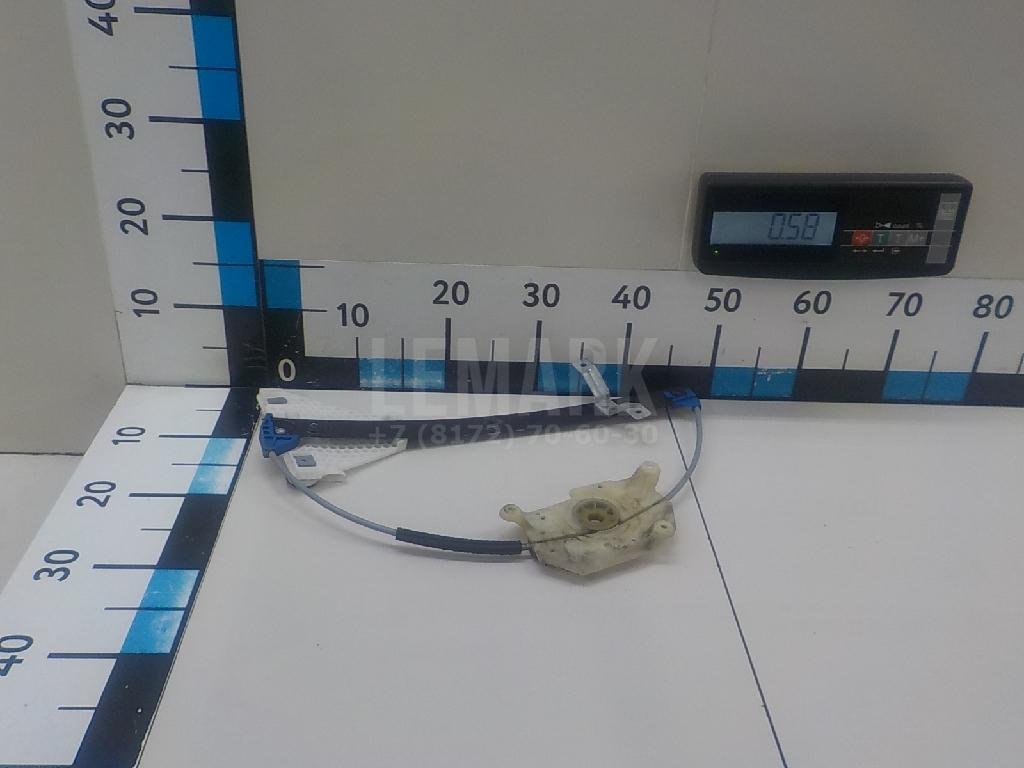 Стеклоподъемник электр. задний правый