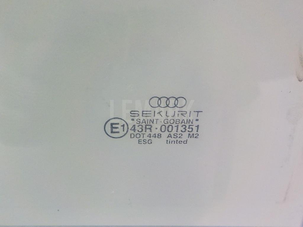 Стекло двери задней правой