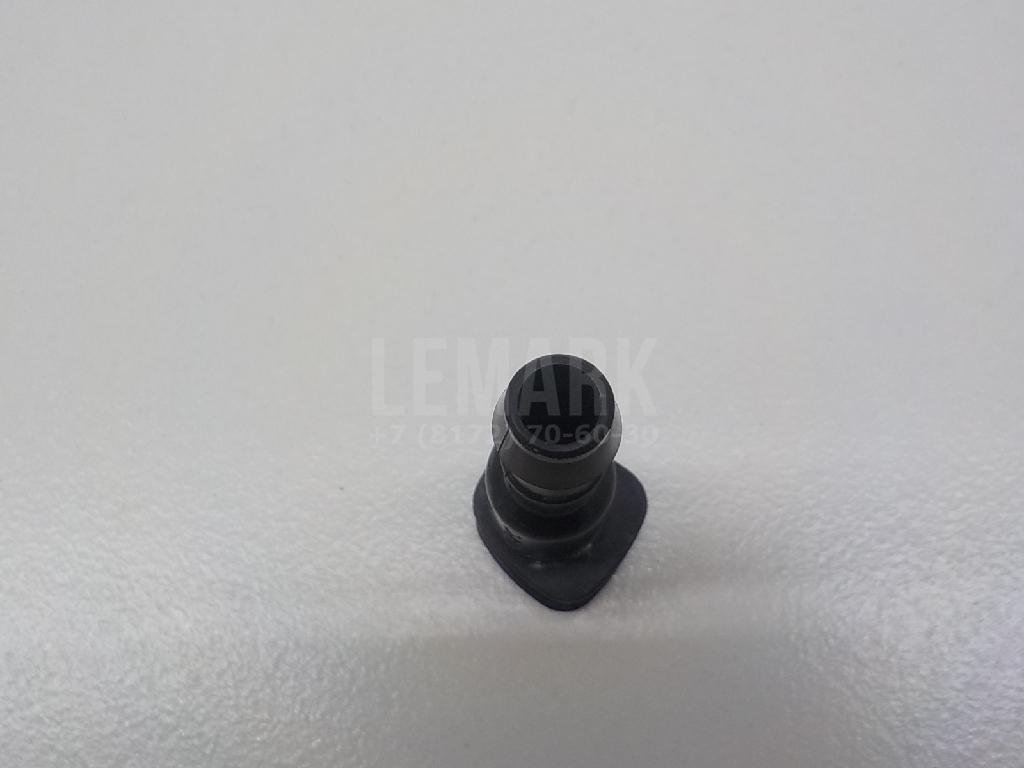 Штуцер трубки омывателя