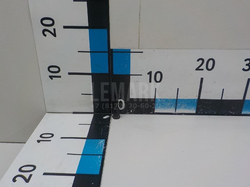 Штуцер трубки омывателя