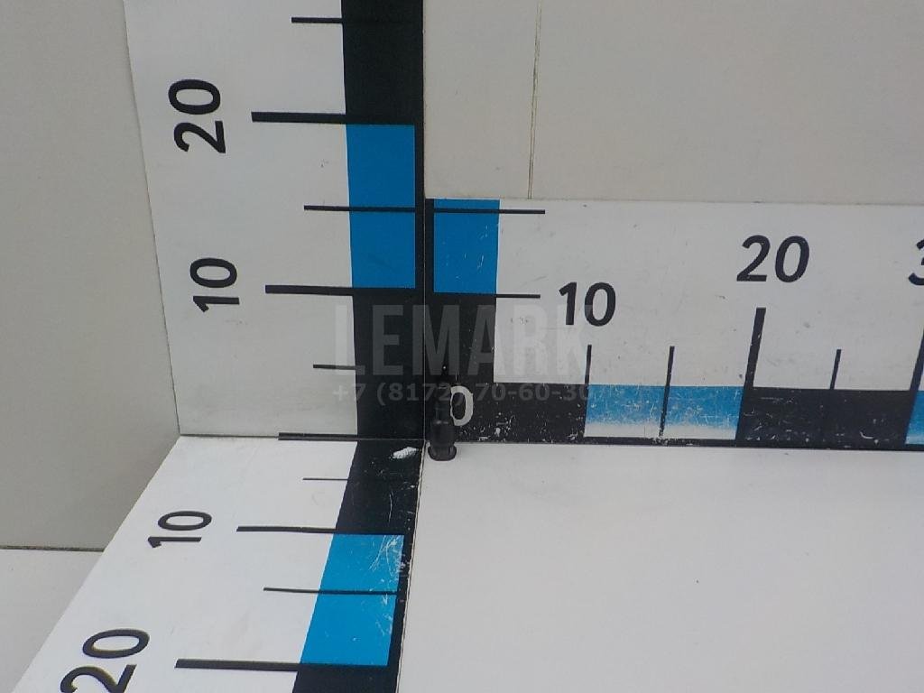 Штуцер трубки омывателя