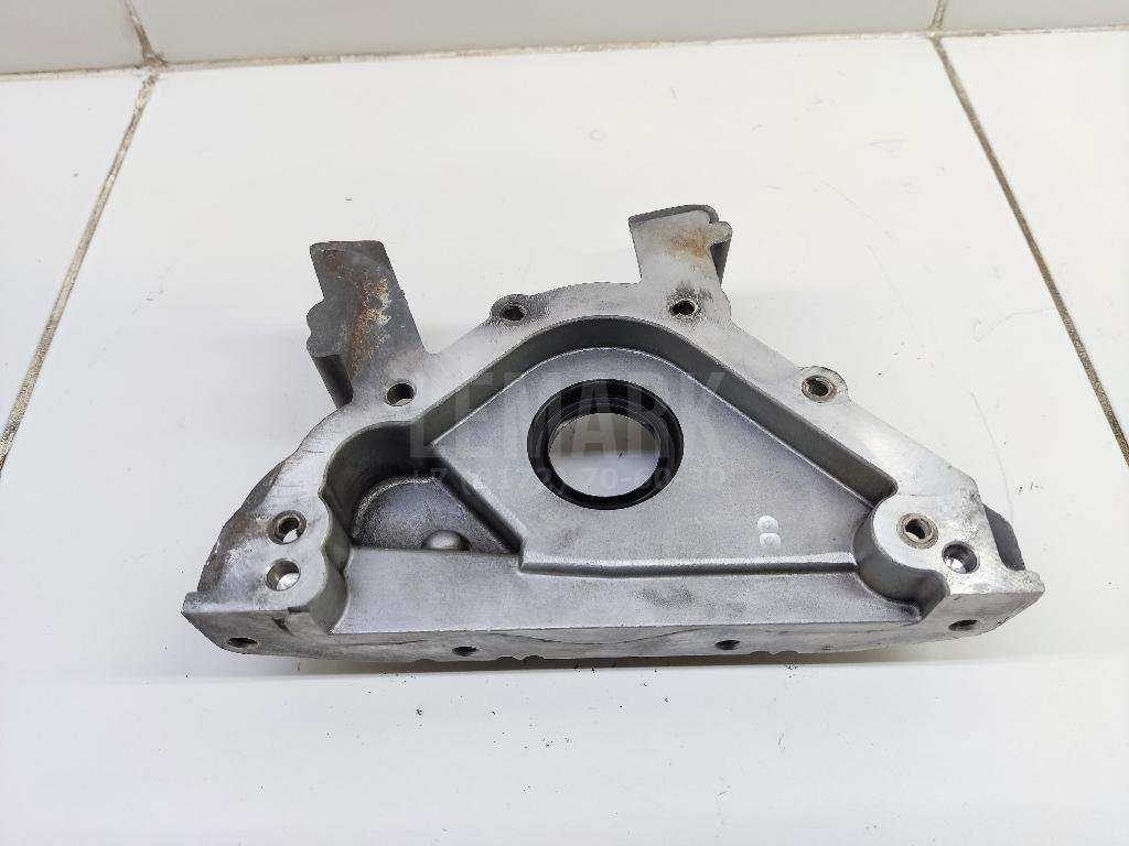 Крышка двигателя передняя