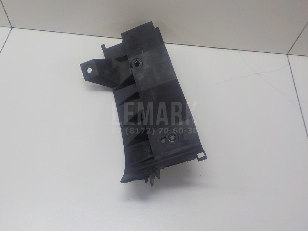 Направляющая заднего бампера левая