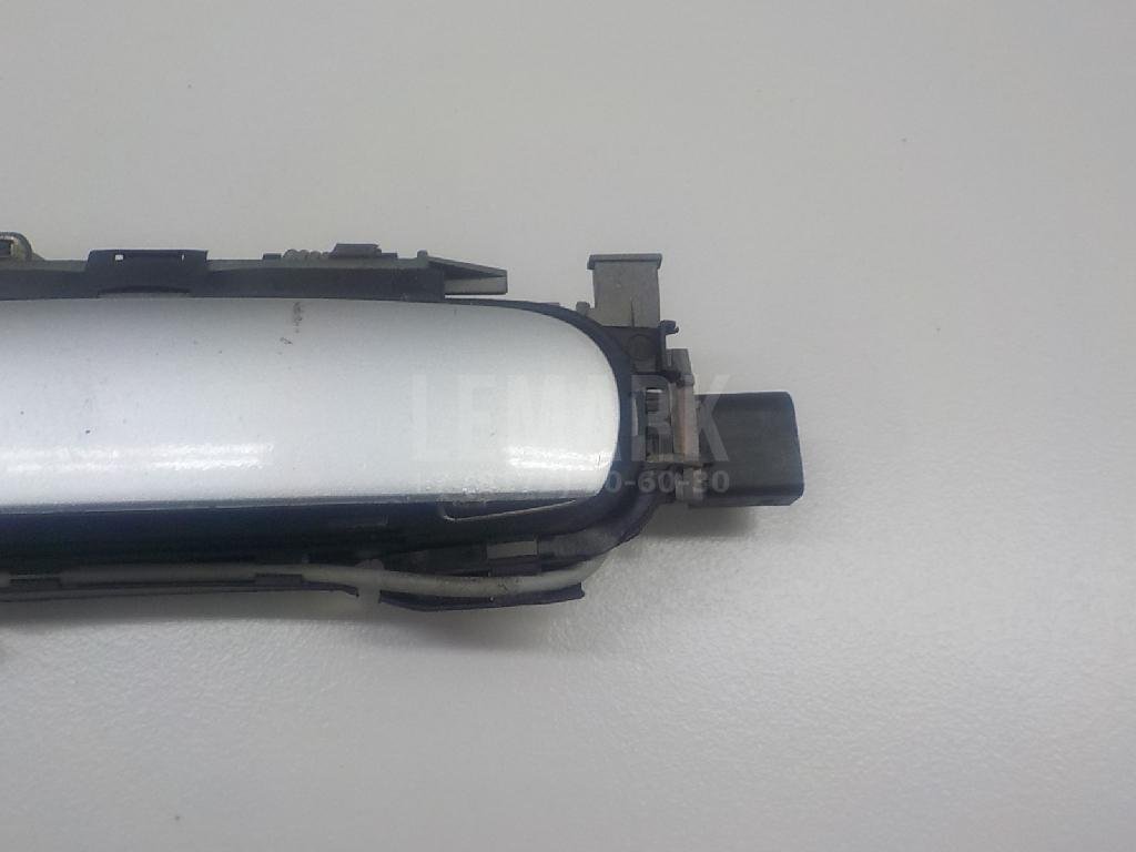 Ручка двери передней наружная правая