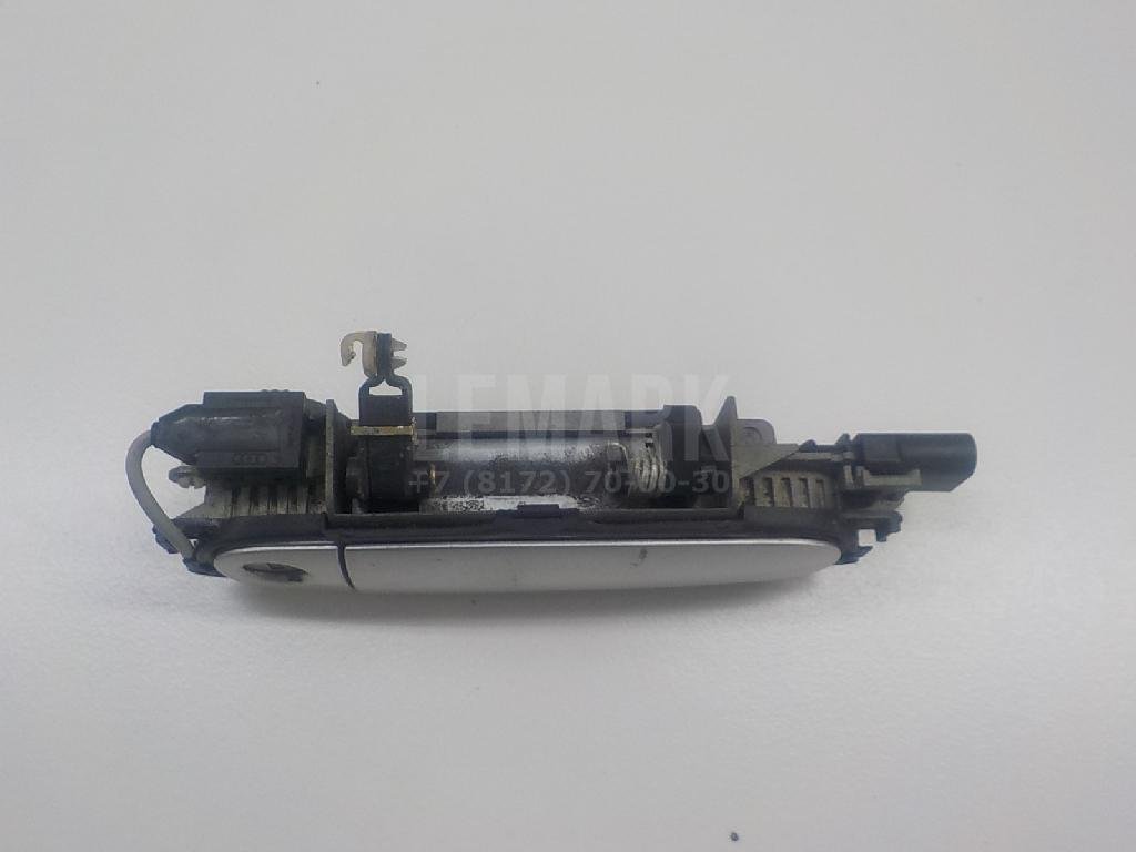 Ручка двери передней наружная правая