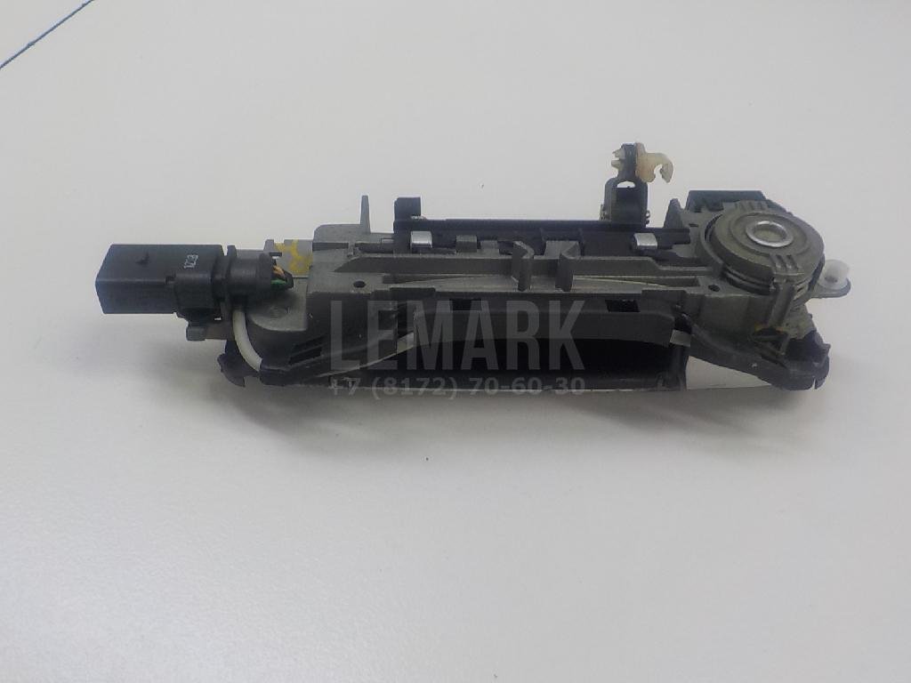 Ручка двери передней наружная правая