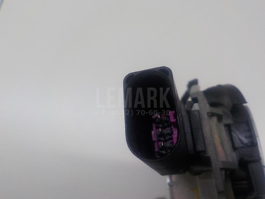 Ручка двери передней наружная правая