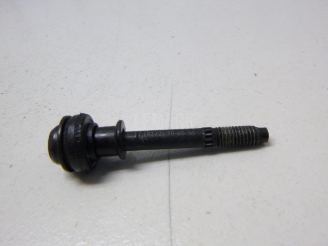 Болт клапанной крышки