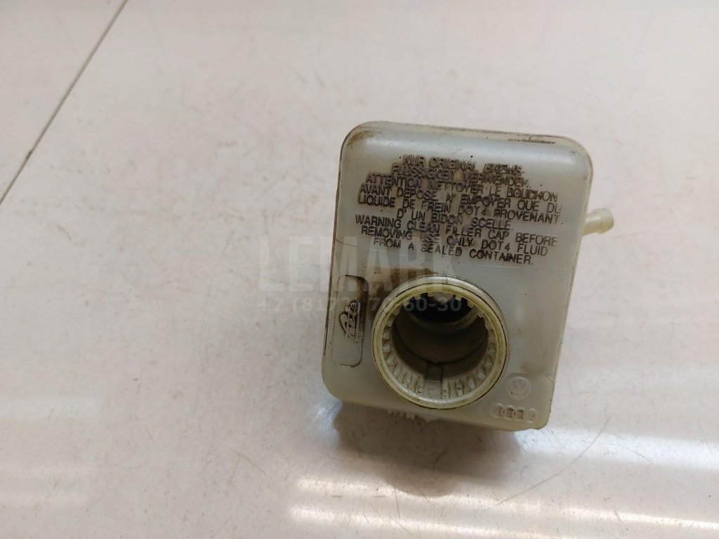 Бачок главного тормозного цилиндра