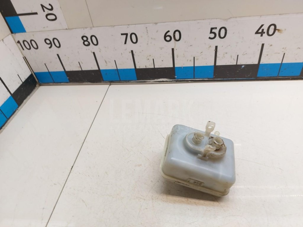 Бачок главного тормозного цилиндра