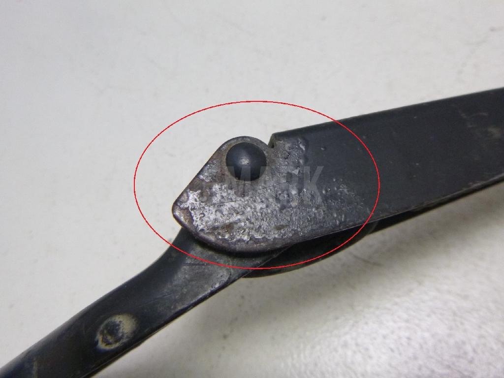 Поводок стеклоочистителя передний правый