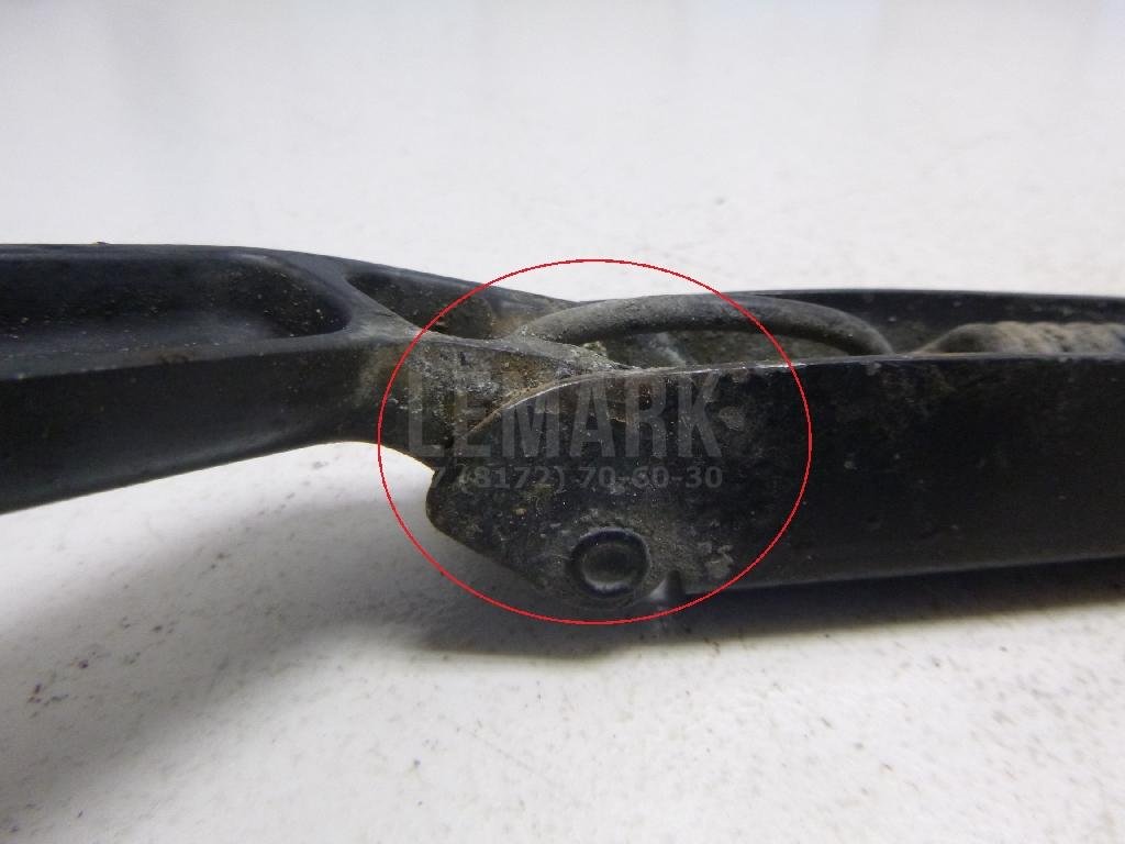 Поводок стеклоочистителя передний правый