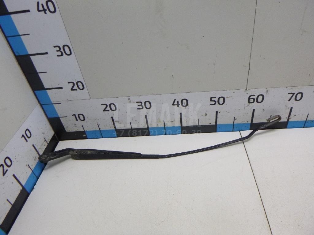 Поводок стеклоочистителя передний правый