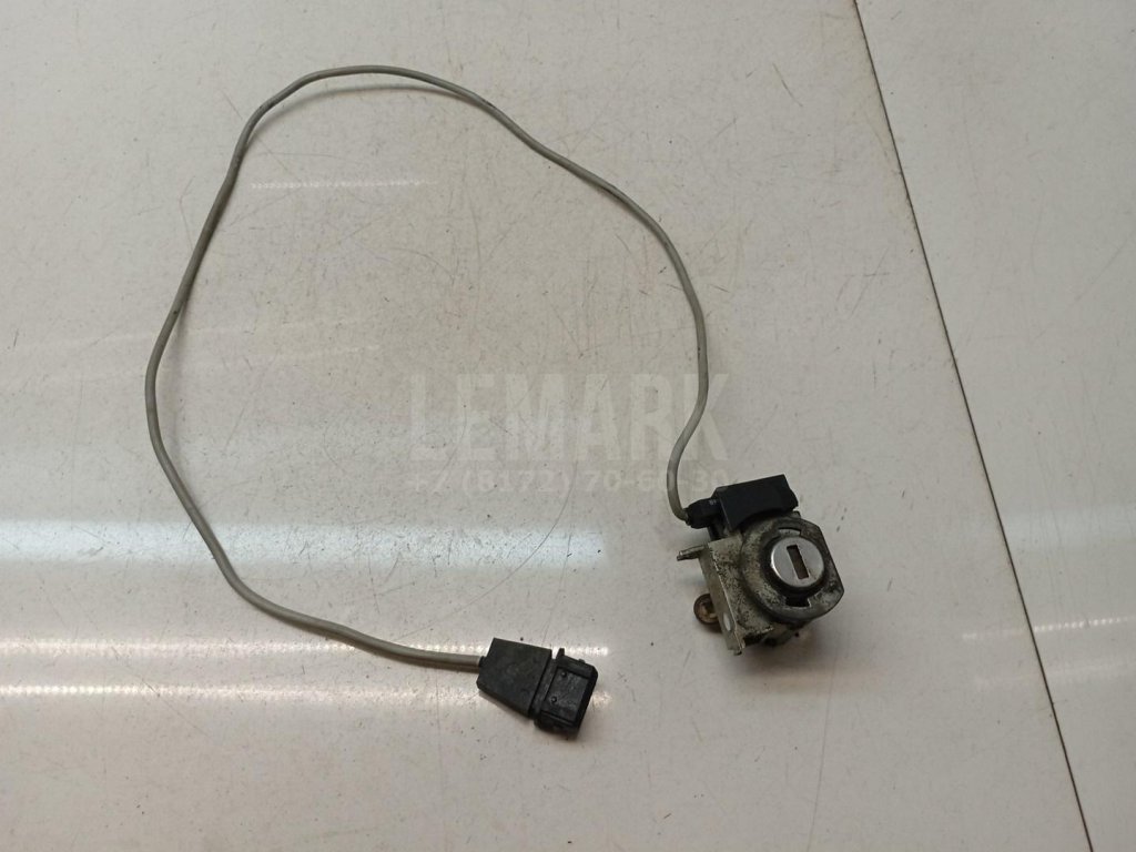 Вставка замка двери прав.