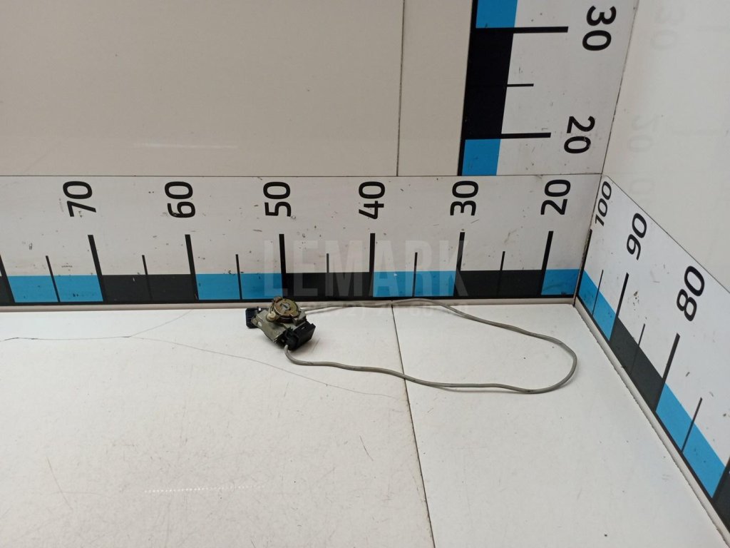 Вставка замка двери прав.