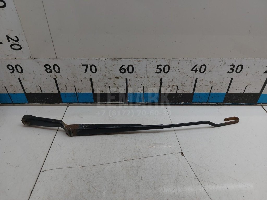 Поводок стеклоочистителя передний левый