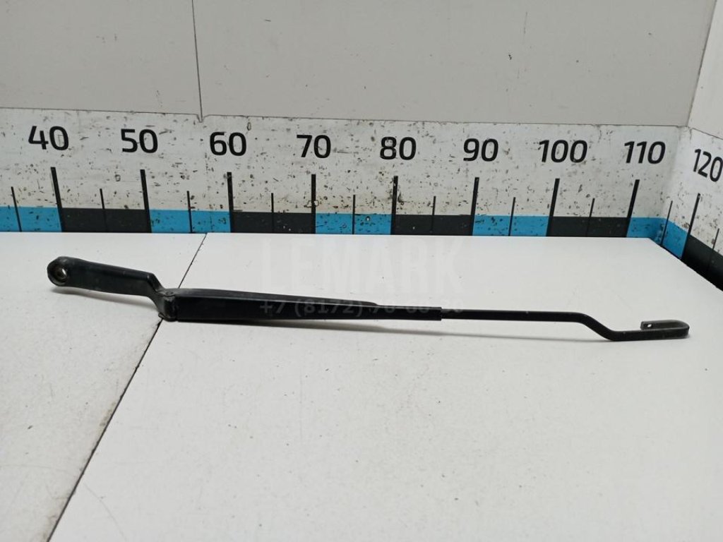 Поводок стеклоочистителя передний левый