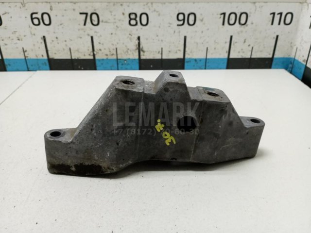 Кронштейн двигателя левый