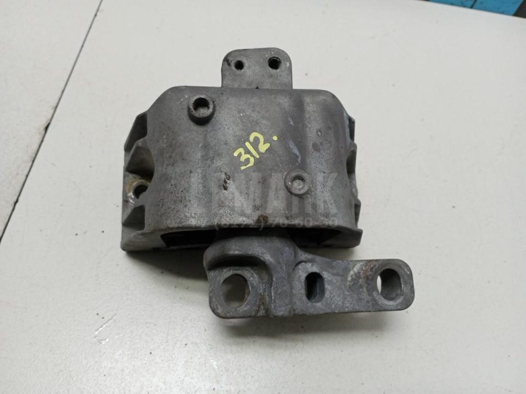 Опора двигателя правая