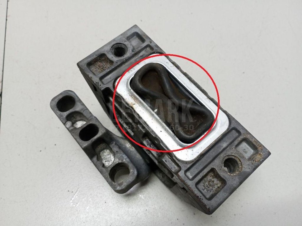 Опора двигателя правая