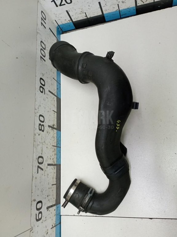 Патрубок воздушного фильтра