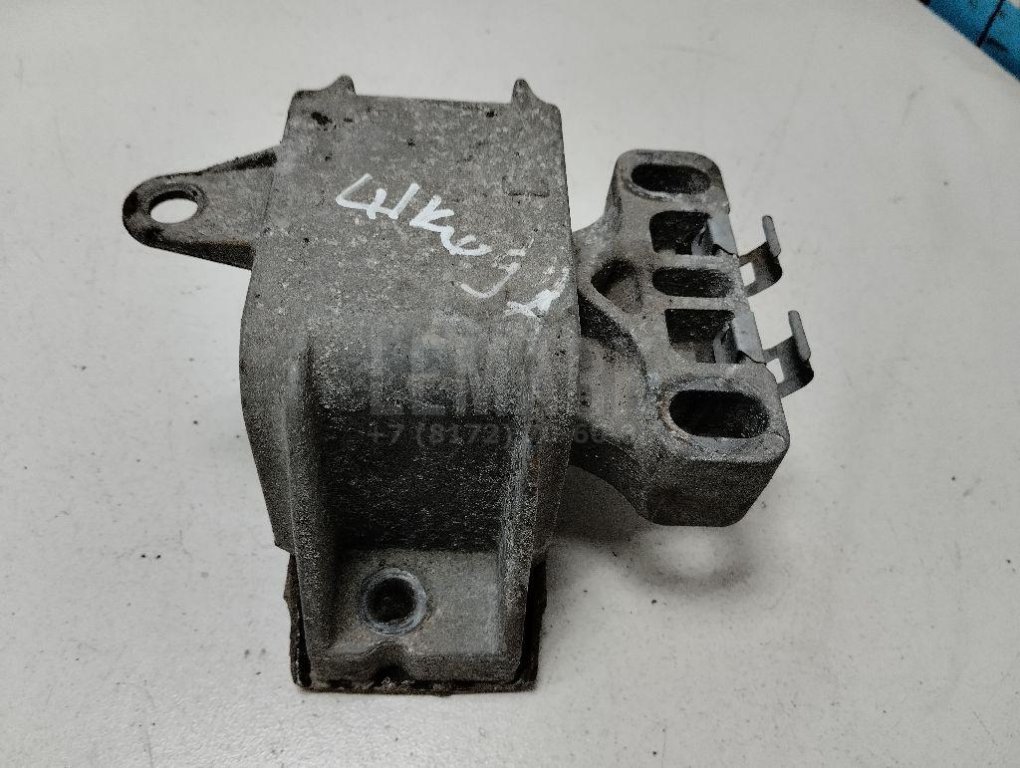 Опора КПП левая