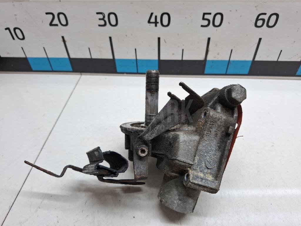 Кронштейн масляного фильтра