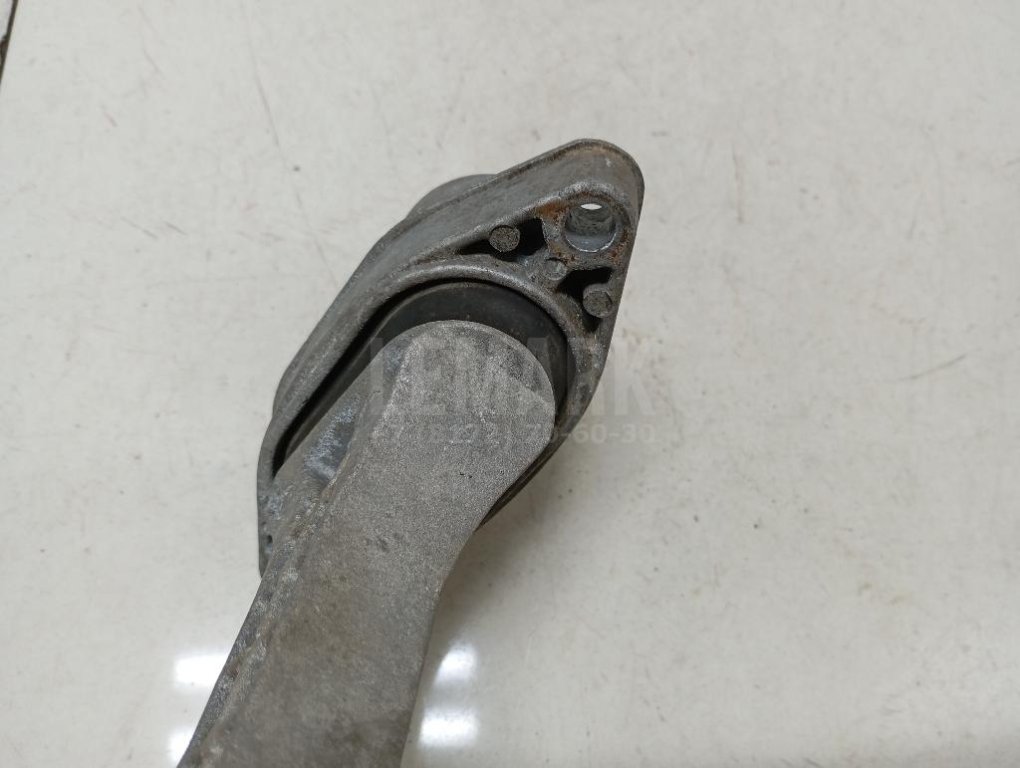 Опора двигателя задняя