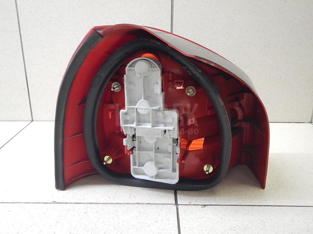 Фонарь задний правый для  Alfa Romeo 164 1987-1998