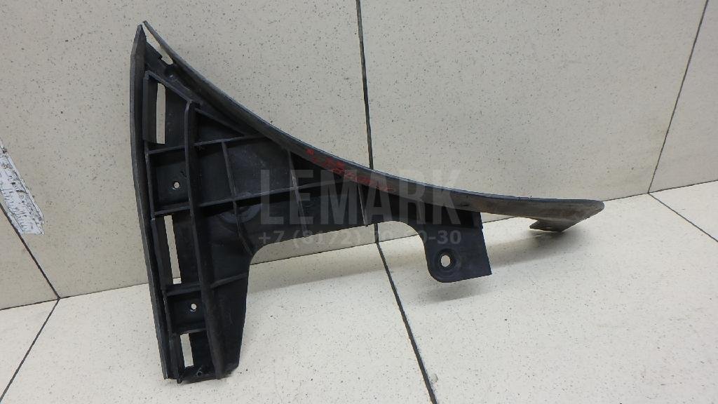 Направляющая заднего бампера правая