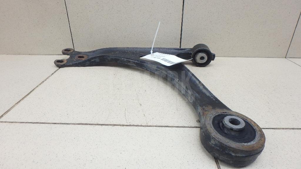 Рычаг передний левый