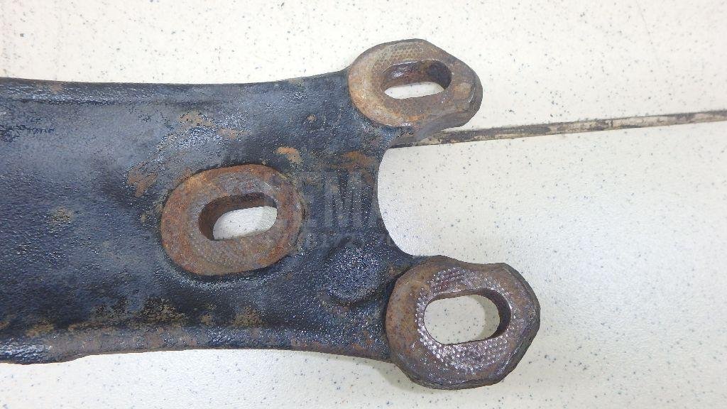 Рычаг передний левый