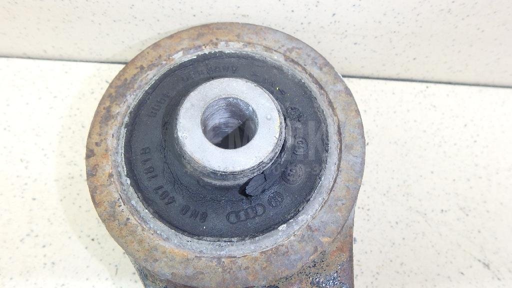 Рычаг передний левый