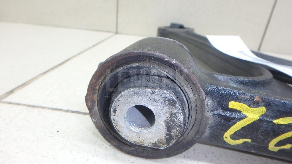 Рычаг передний левый