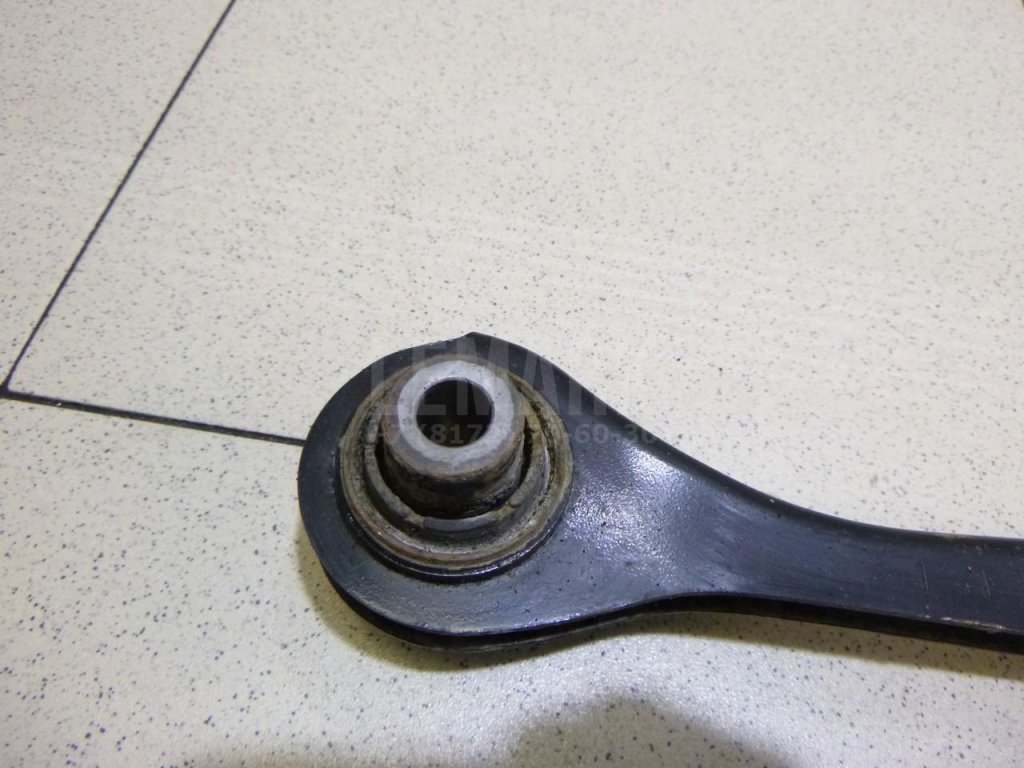 Тяга задняя поперечная