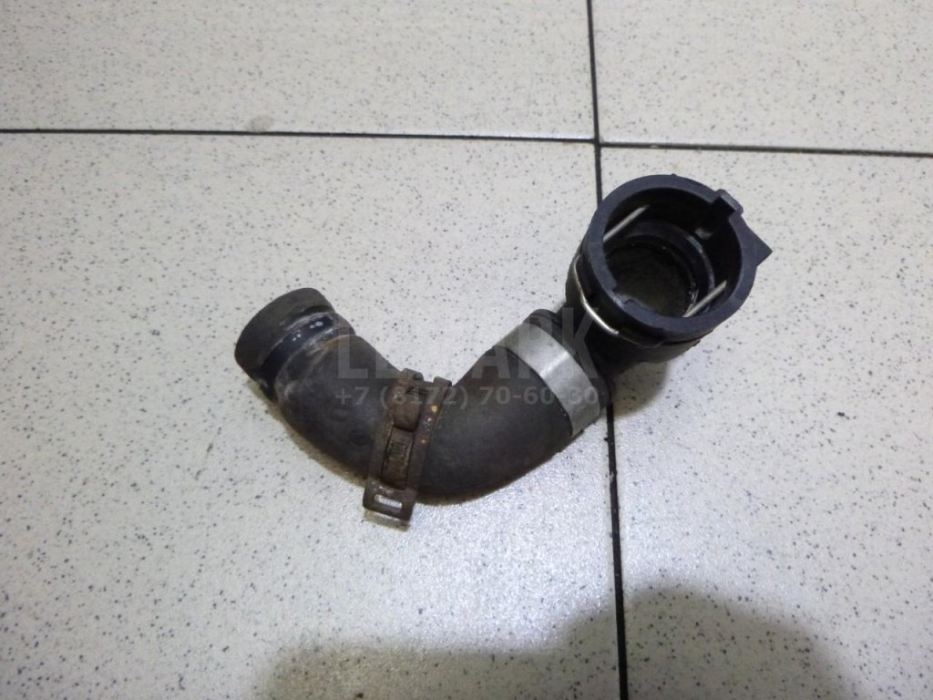 Патрубок отопителя
