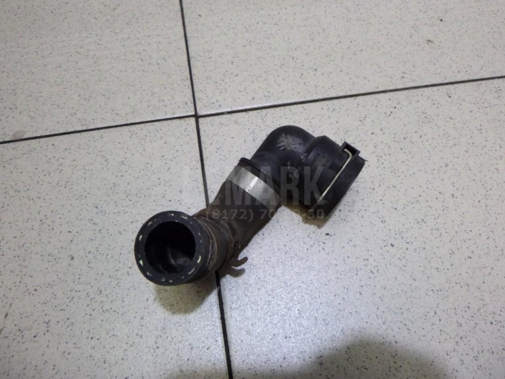 Патрубок отопителя