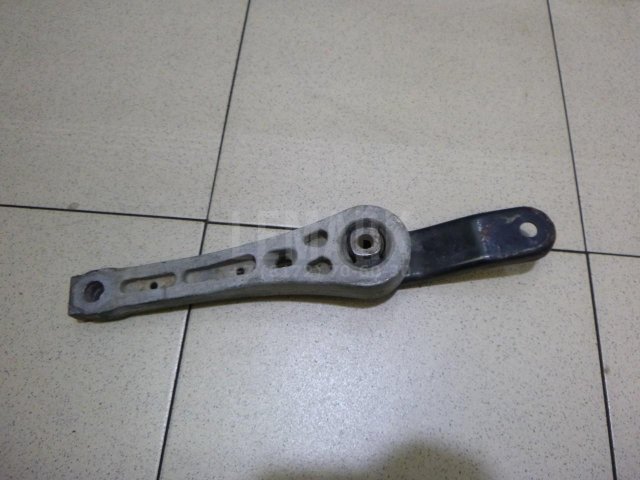 Опора двигателя задняя