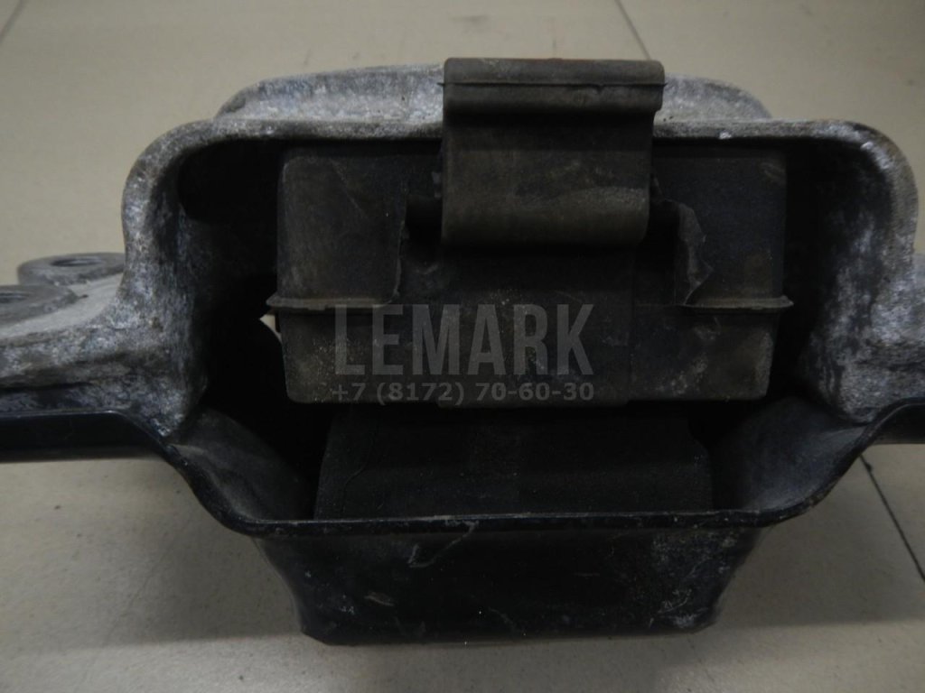 Опора КПП левая